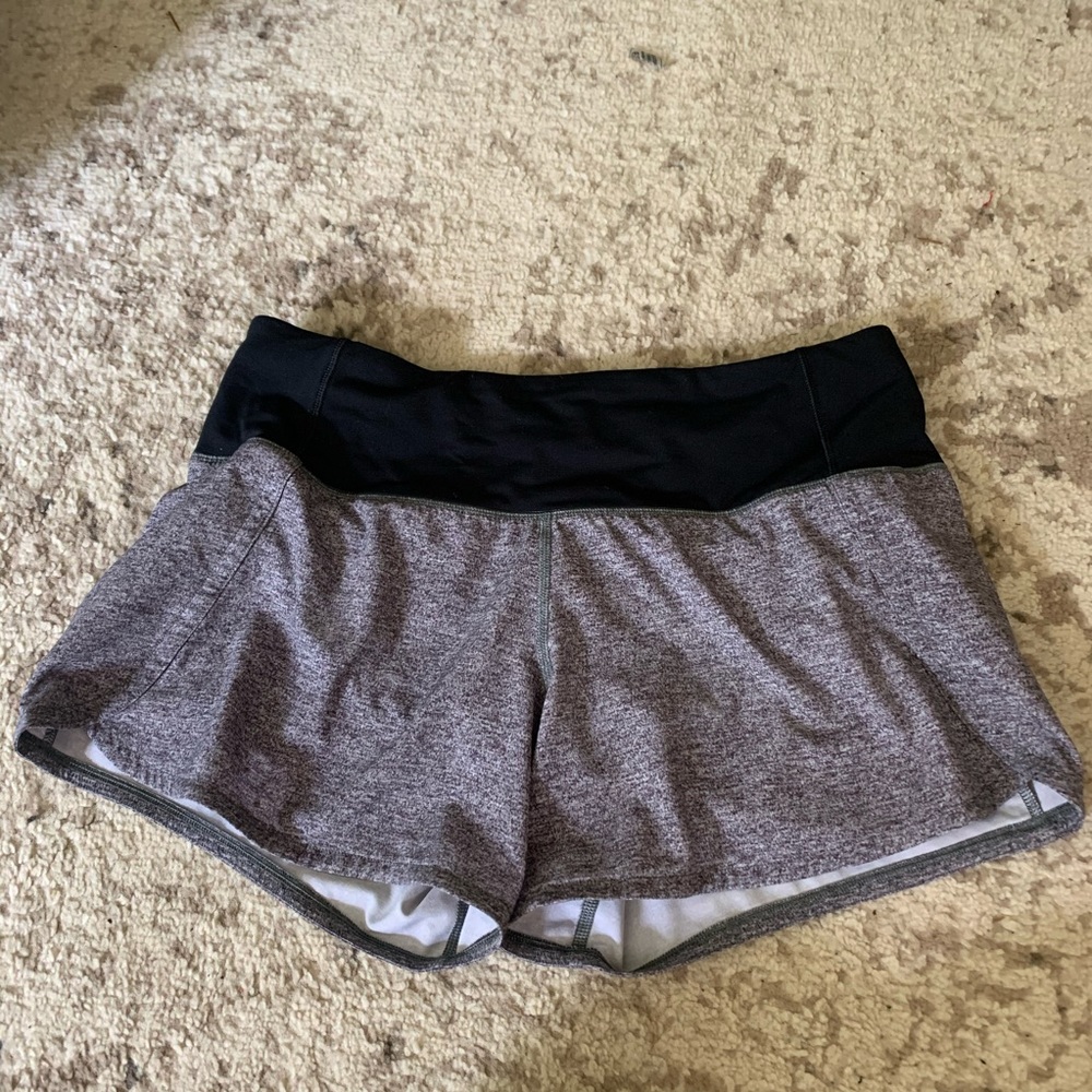 Lululemon Speed Up 2.5” shorts